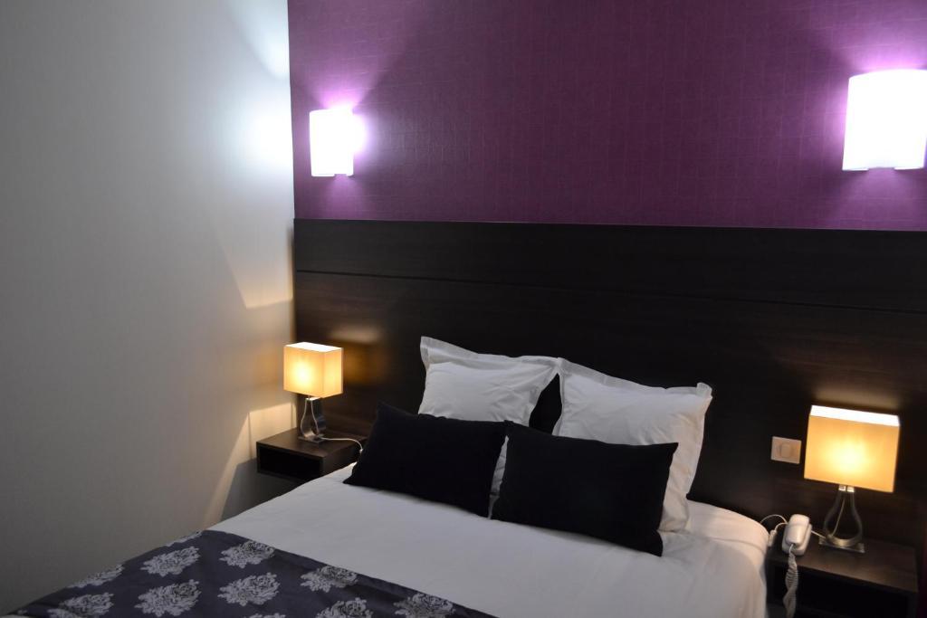 Le Saint-Jacques Hotel Cloyes-sur-le-Loir Buitenkant foto