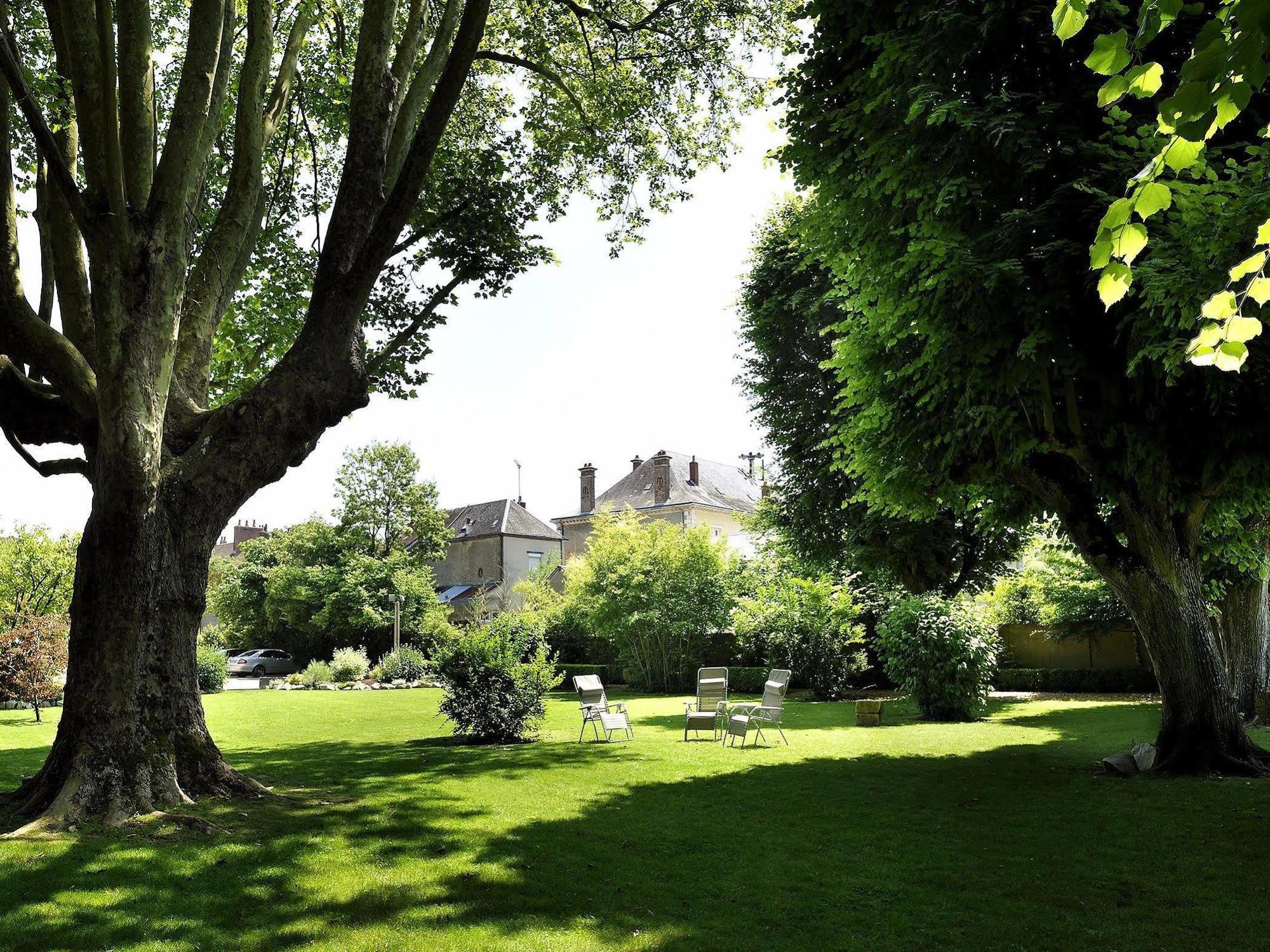 Le Saint-Jacques Hotel Cloyes-sur-le-Loir Buitenkant foto