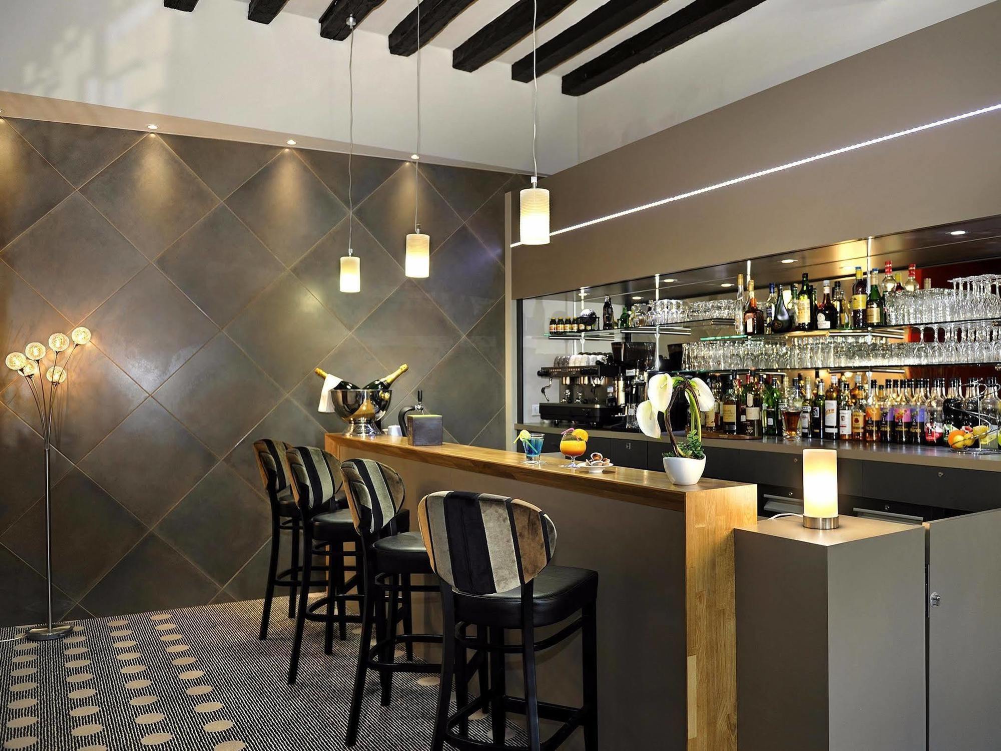 Le Saint-Jacques Hotel Cloyes-sur-le-Loir Buitenkant foto