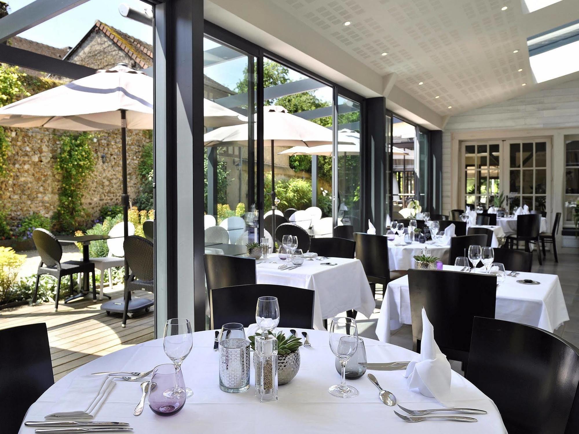 Le Saint-Jacques Hotel Cloyes-sur-le-Loir Buitenkant foto